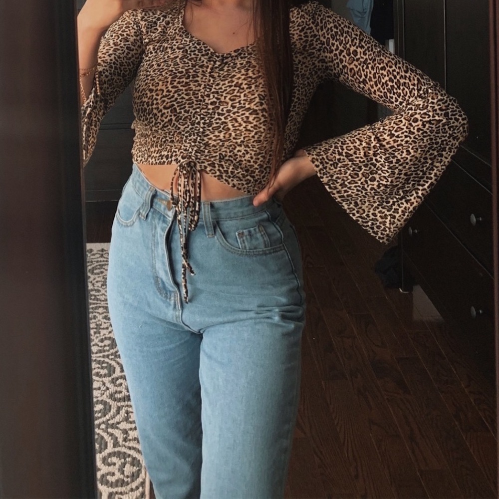 MOM JEANS
